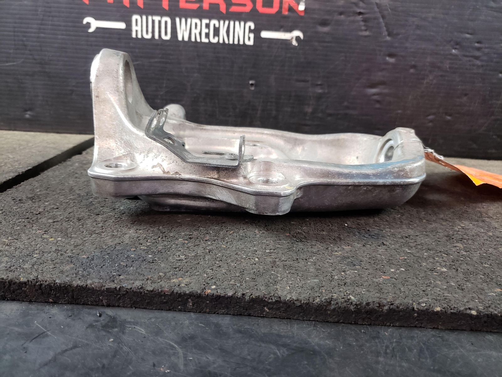 07-12 MASERATI QUATTROPORT FRONT DRIVER LEFT SPINDLE STEERING KNUCKLE 66K MILES