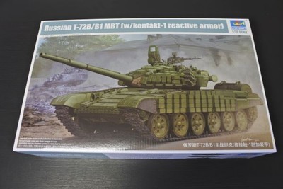 310 05599 1/35 Russia T-72B/B1 100/1350A4 Trumpeter