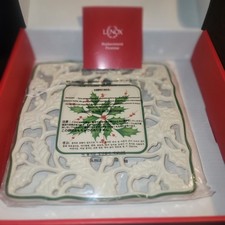 LENOX Gorgeous Christmas Holly & Berry Delicate Cut Out 7.5" Porcelain Trivet