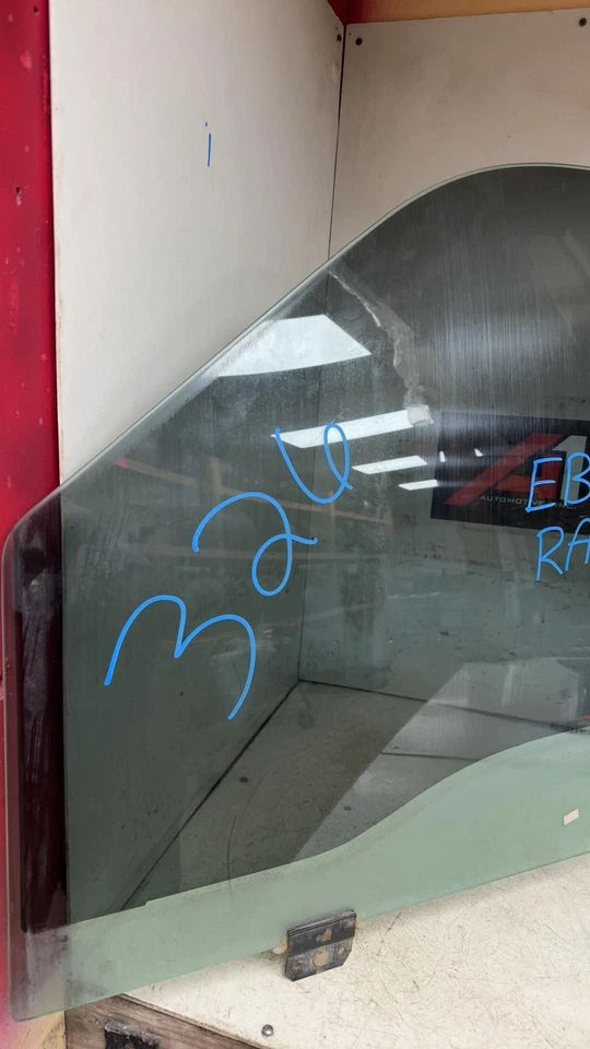 2007-2014 CADILLAC ESCALADE ESV ESCALADE LEFT FRONT DOOR GLASS / WINDOW - Image 2 of 4