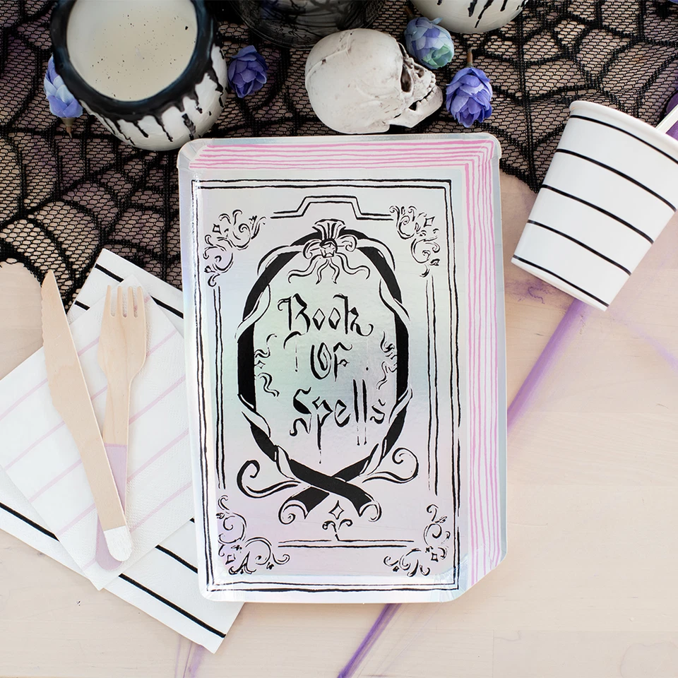 Platos de cena de papel troquelados para libro de hechizos Foto 2 de 2