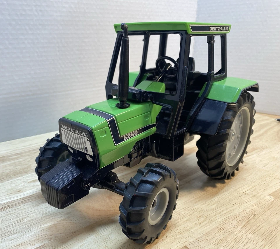 Tractor Deutz-Allis 6260 con asistencia de rueda delantera ERTL escala 1/16 Foto 3 de 4