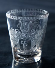 DRINKING VESSEL ANTIQUE GLASS BOHEMIA BAROQUE MUG COUNT COAT OF ARMS LIGATURE MONOGRAM 1700