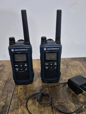 Motorola Talkabout T460 Rechargeable Two-Way Radio (Dark Blue) lot of 2 Tested 