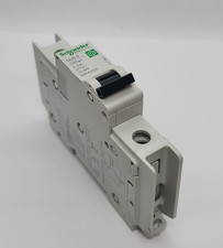 SCHNEIDER ELECTRIC M9F42105 1POLE 277V 5A CIRCUIT BREAKER [1WS3-6]