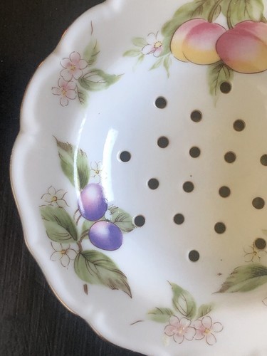 Andrea von Sadek Porzellan Teesieb & Schüssel Blumen Obst überbacken Japan - Bild 5 von 11
