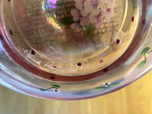 Fenton Art irisierendes Glas rosa Hut + Blumen handbemalt signiert H. Robinson - Bild 3 von 3