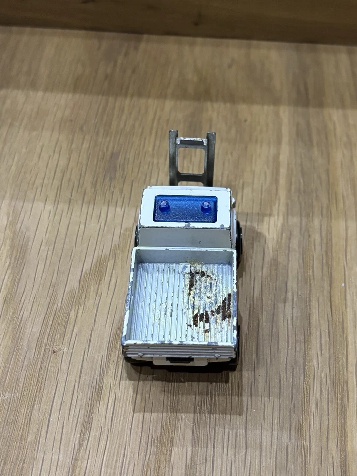 DE COLECCIÓN MAJORETTE MERCEDES UNIMOG BLANCO c1980s ESCALA 1/82 Foto 3 de 4