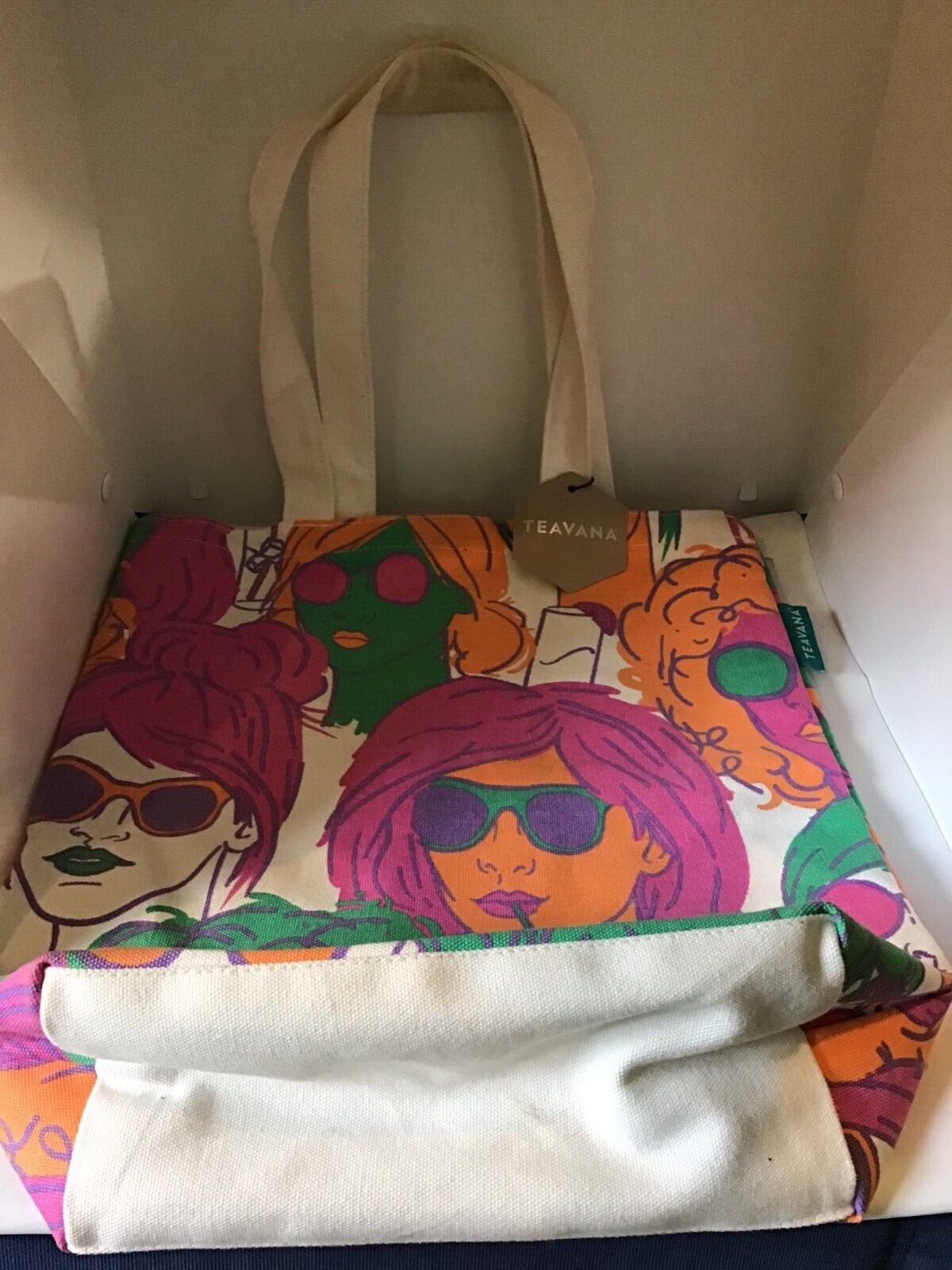 Teavana Tote Bag w/stackable tea canister & 1oz Earl Grey Creme Black