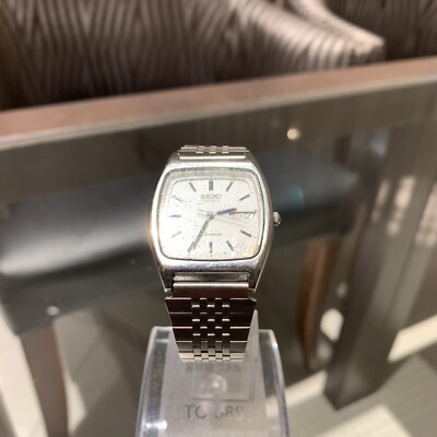 Vintage SEIKO Chronos 8123-5240 White Silver Mens Qz Watch New