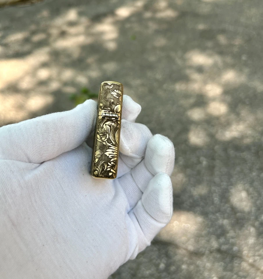 Encendedor John Wick The Continental Custom Zippo | Armadura de latón Zippo | Hecho en EE. UU. Foto 3 de 4