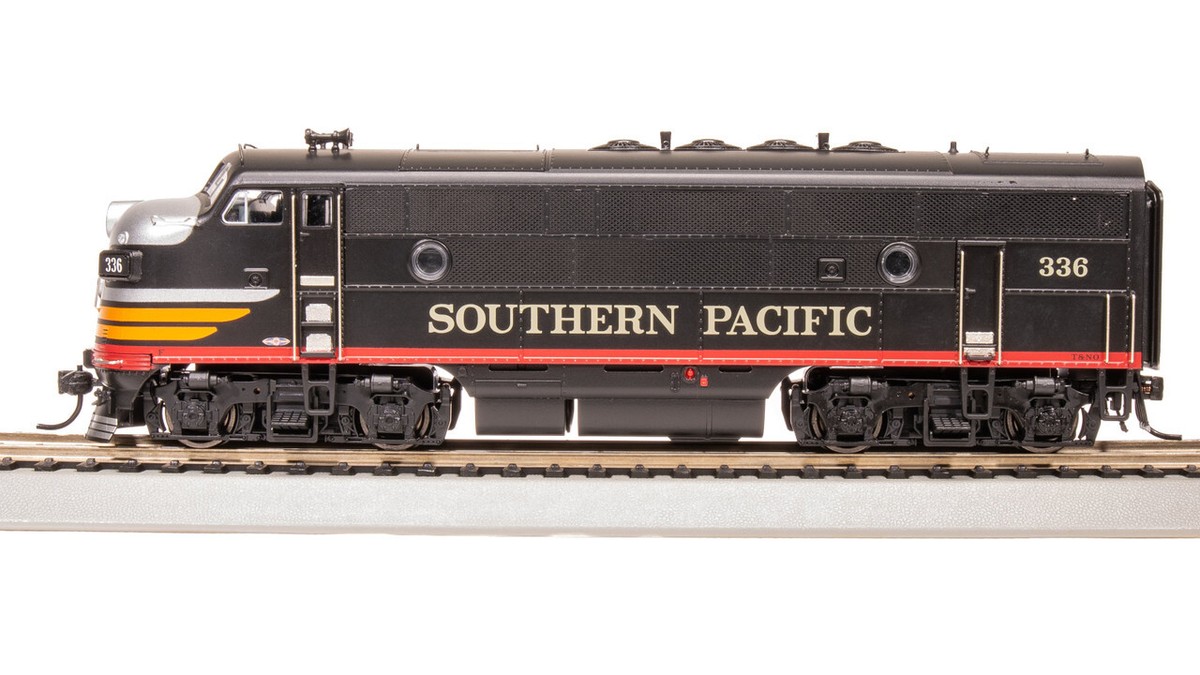 Stewart Hobbies F3 PhaseⅡ Pwd. Santa fe Stewart Hobbies HO Scale F3A & F3B Phase I Pwd Locomotive