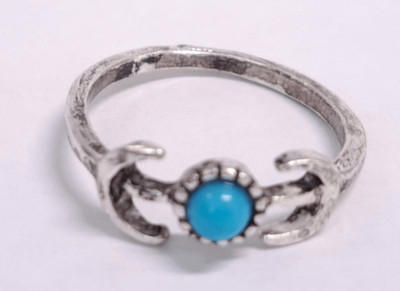 Silver Tone Ring Size 6 Faux Turquoise Cabochon Stone Crescent Moons PInkie New