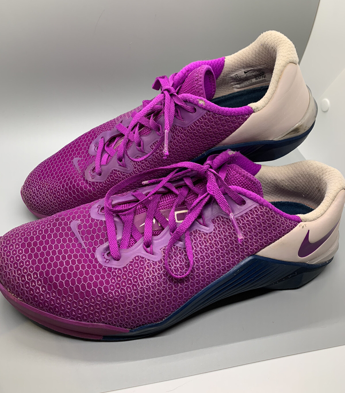 nike metcon 5 vivid purple