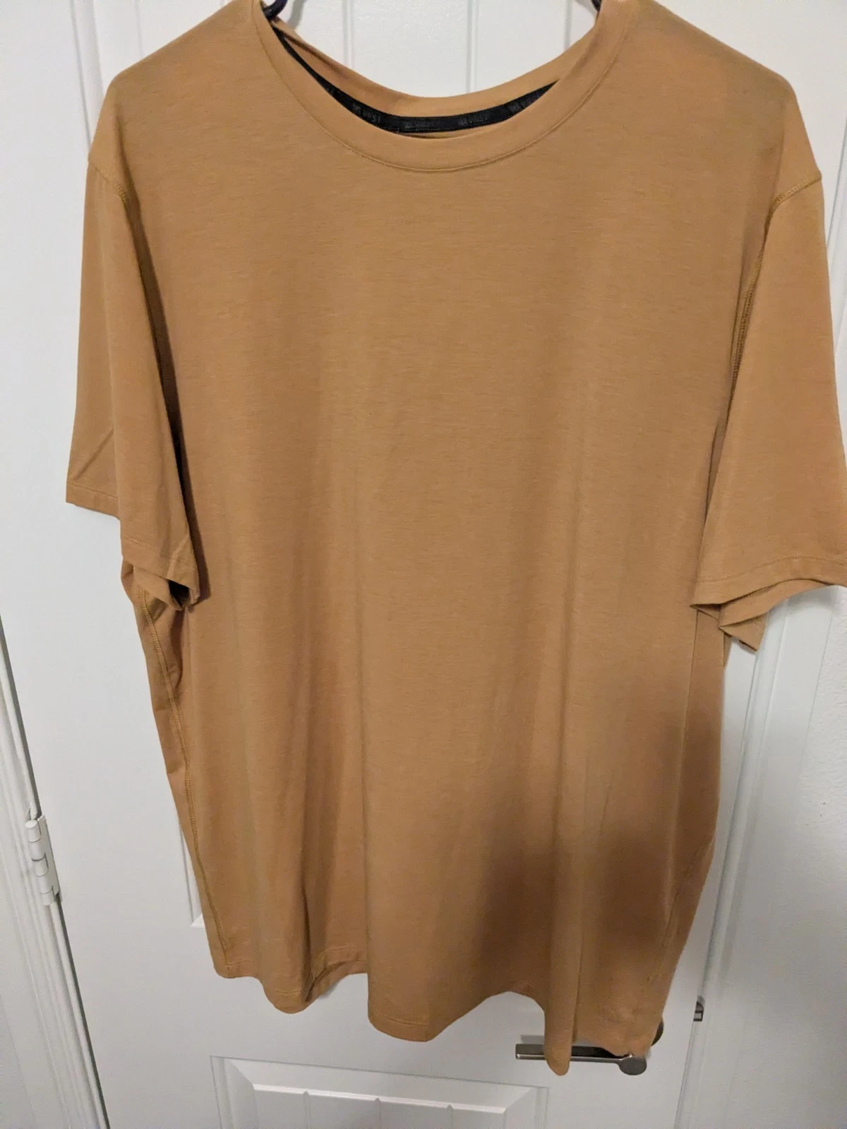 NWT Men's VRST Icon Tee Short Sleeve Shirt Size XL Palomino Gold Heather UV +30