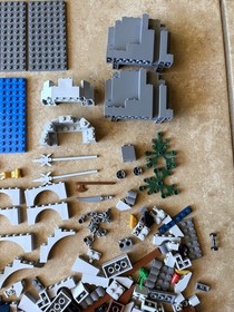 LEGO Castle: Drawbridge Defense (7079) Complete Build + Horse & 1 Minifigure