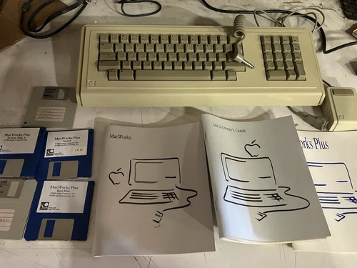 Vintage Apple Lisa 1 With 3.5 Inch Computer Manufactured No 83243 Read Desc. - Picture 6 of 10