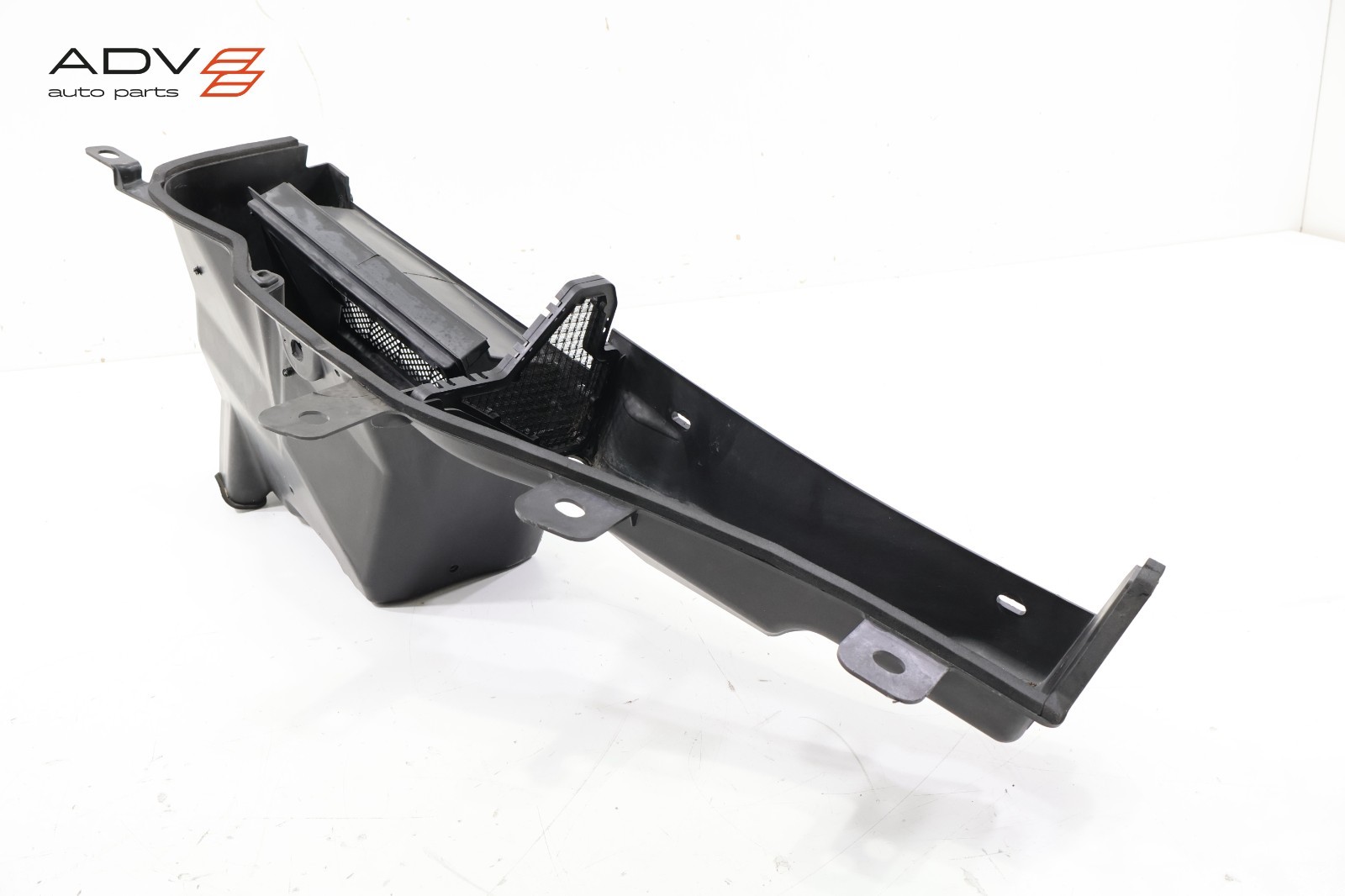 2017 - 2020 MASERATI GHIBLI WINDSHIELD COWL GRILLE PANEL WATER DRAIN TRAY OEM