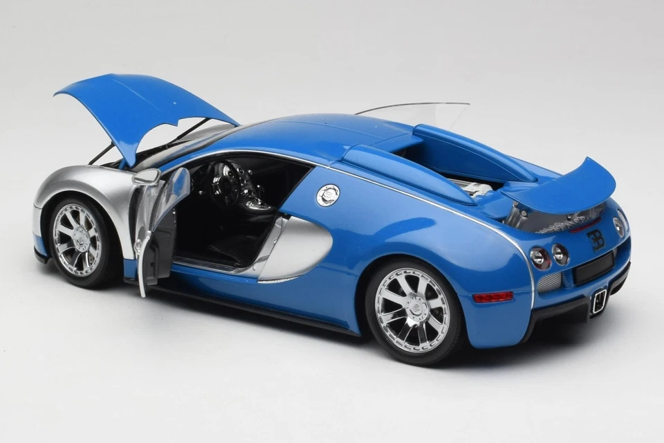 100110850-O Bugatti Veyron Edition Centenaire Chrome Blue No Outside Box Minicha - Image 4 of 4