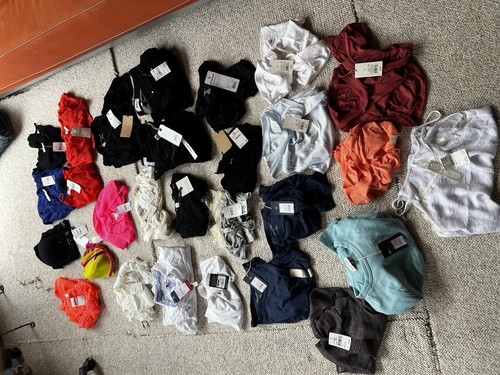NWT Lot If 27 Women Clothes Top Jeans More - Picture 18 of 18