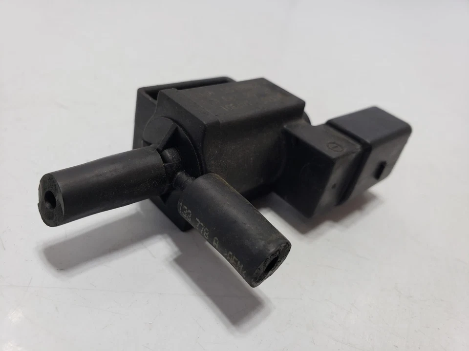 ✅ Electroválvula de vacío de purga 11-18 OEM Porsche Cayenne 958 Foto 3 de 4