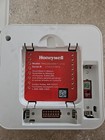 Used Honeywell Home T4 Pro Series Programmable Thermostat TH411OU2005 — photo 2