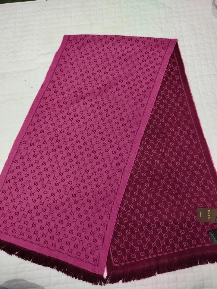 GUCCI women's wool Scarf Shawl Stole wrap Made in Italy GG logo Authentic - Image 4 of 4