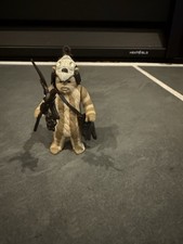 Vintage 1983 Star Wars ROTJ Logray Loose Action Figure With Accessories