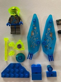 3 Lego Insectoids: 6905 Bi-Wing, 6837 Cosmic Creeper, 6817 B. Buzzer-all 100%