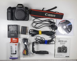 Canon EOS 6D 20.2MP Full Frame DSLR Body + Extras