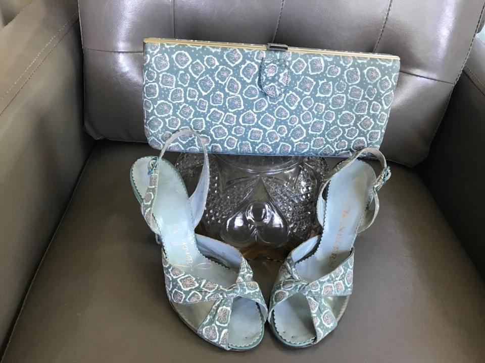1960’s Vintage Chandler’s French Room conjunto de zapatos de cuero y clutch a juego Foto 2 de 4