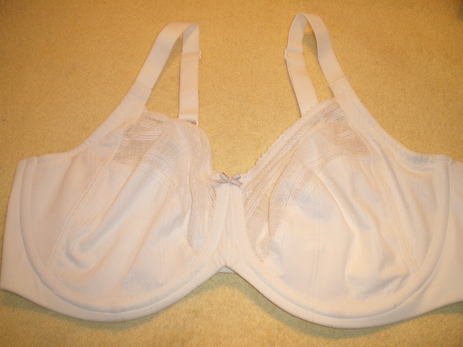 Lilyette bra By Bali 0434 Women's Minimizer Comfort Off White Size 42D