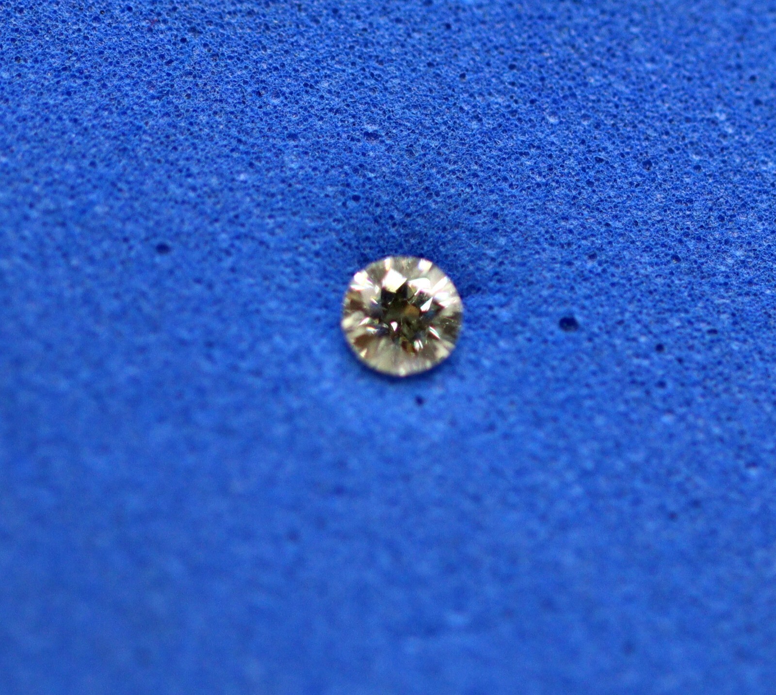 k-color-si1-grade-loose-natural-diamond-round-brilliant-cut-0-13-ct