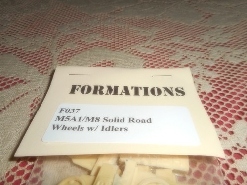 FORMATIONS F037, 1/35 M5A1/M8 SOLID ROAD WHEELS WITH IDLERS RESIN KIT - Picture 2 of 3