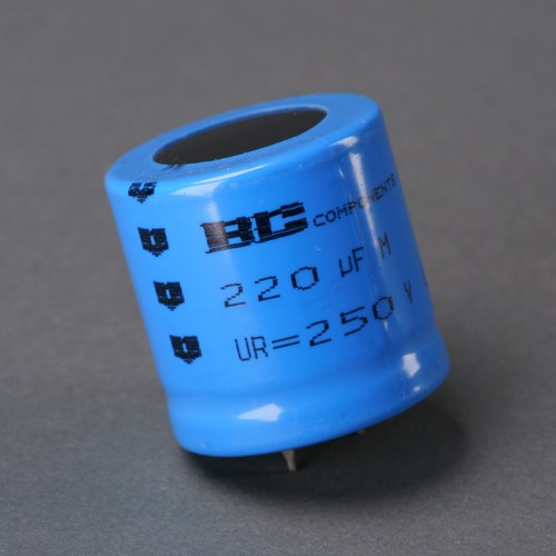 BC Components Capacitor 222205953221 250V 220Uf x 5 - 第 1/2 張圖片