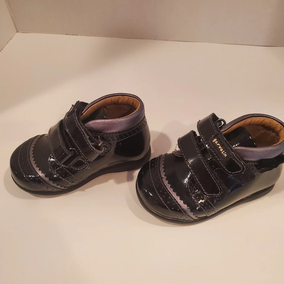 Zapato Garvalin charol negro para niños pequeños talla 20 (4-5) Foto 2 de 4
