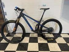 Pivot Mach 4 sl axs mountain bike