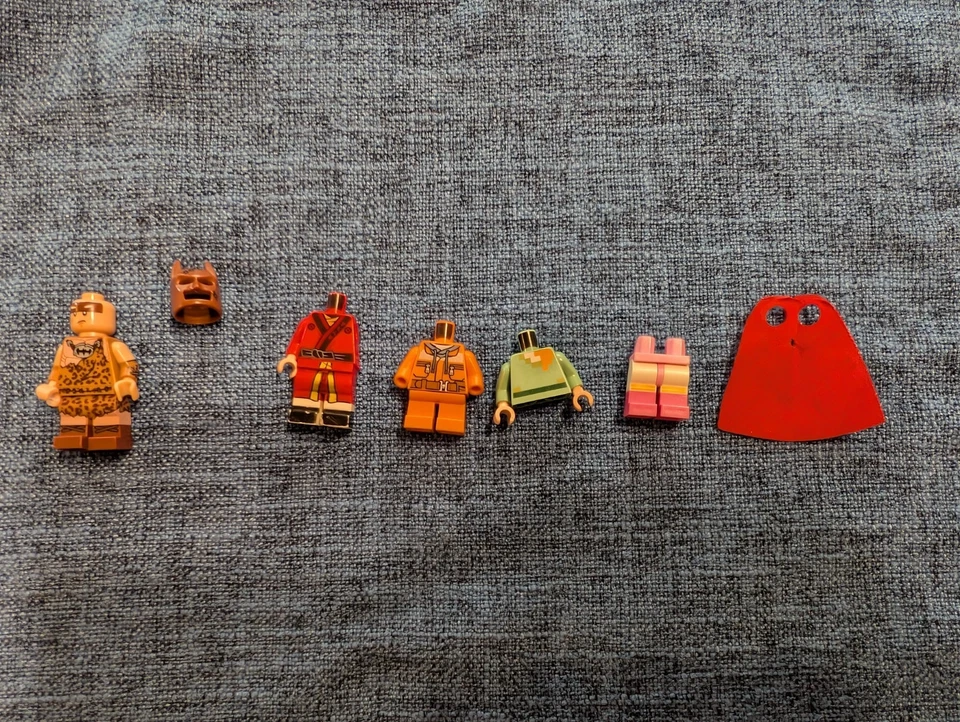 Lego Minifigure Lot - Batman, Santa, Ninjago - Image 3 of 4