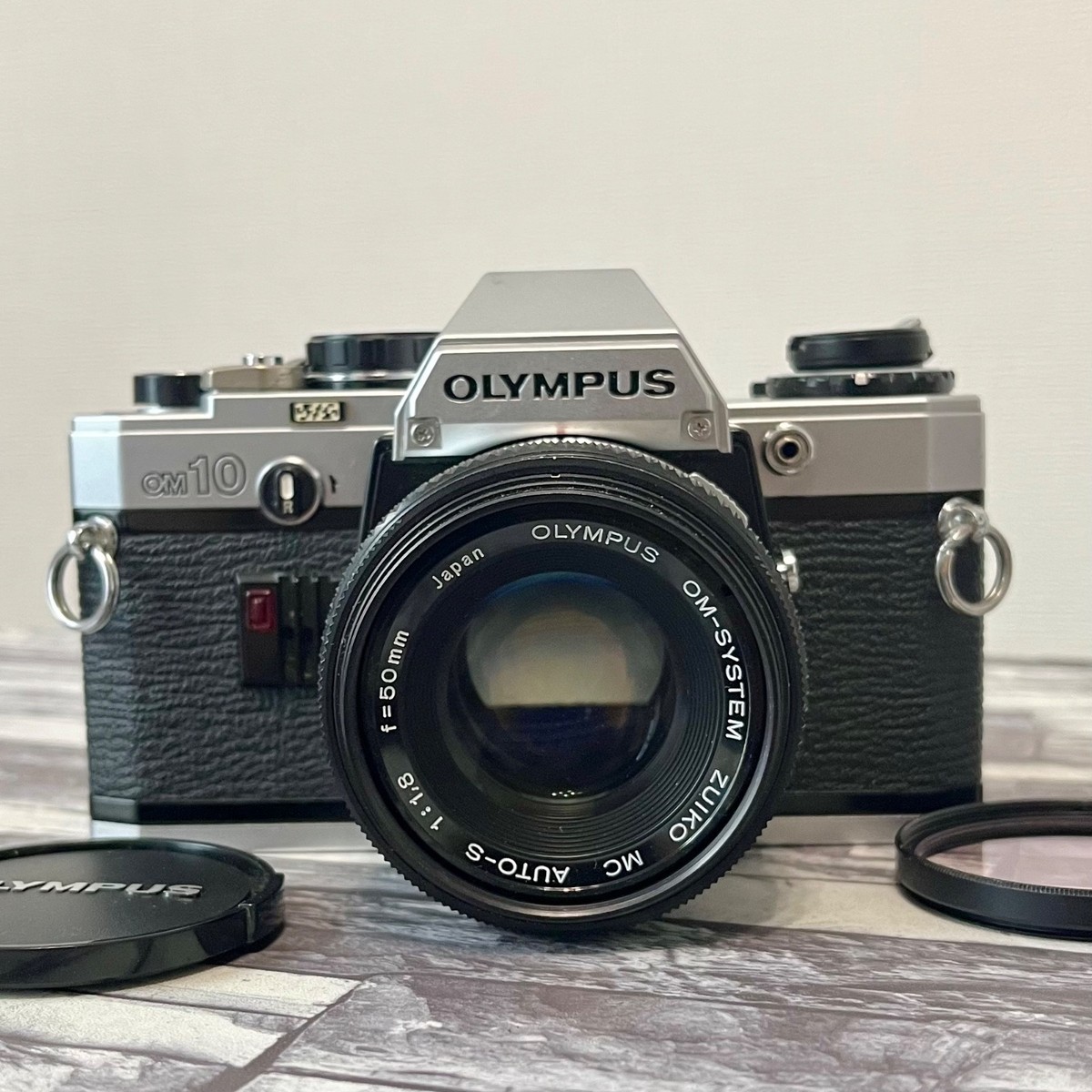 OLYMPUS OM10 SLR 35mm Film Camera w/ ZUIKO MC AUTO-S 50mm F1.8