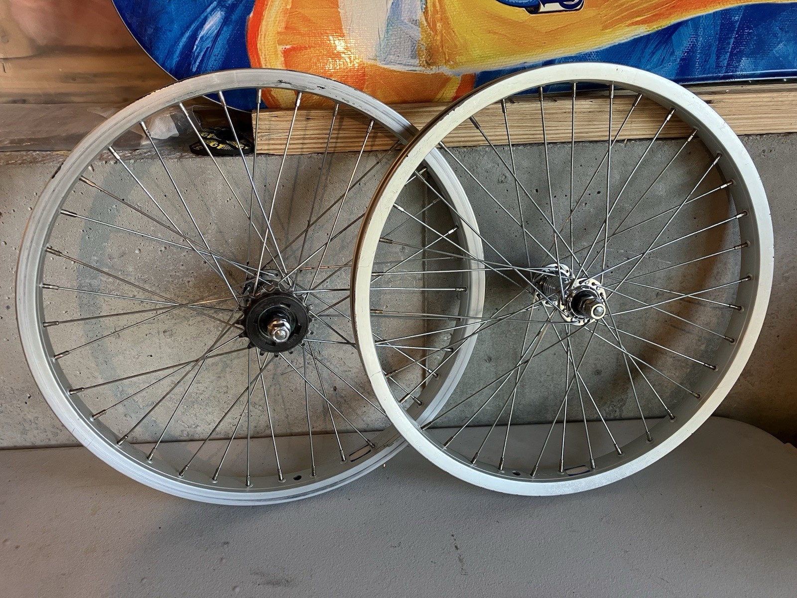 Vintage GT Race Lace Sealed Mechanism Hubs W- Araya 7X Old School BMX Rims