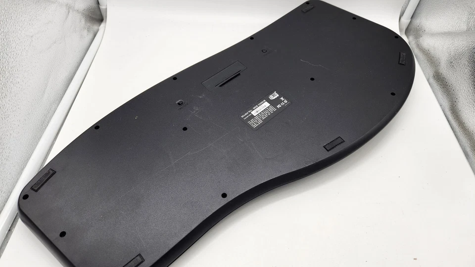 WKB-3500UB Tru-Form 3500, 2.4GHz Wireless Ergonomic Trackball Keyboard - Image 3 of 4