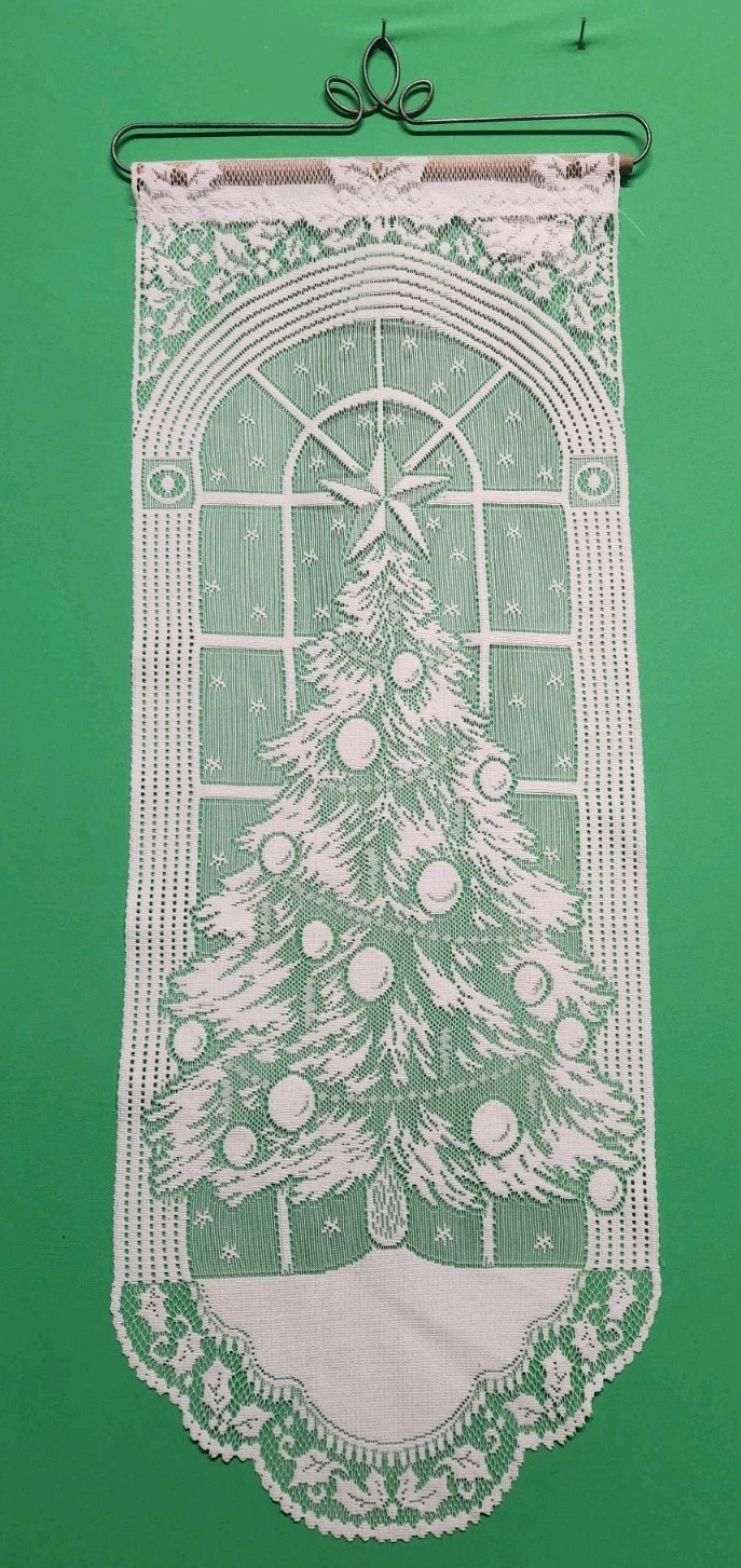 Vintage Heritage Lace White Christmas Tree Wall/Door Hanger Country Style