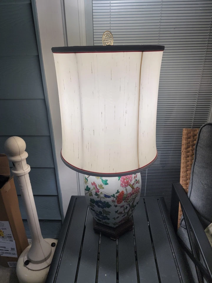 Lámpara jarrón de porcelana china pintada a mano Foto 2 de 4