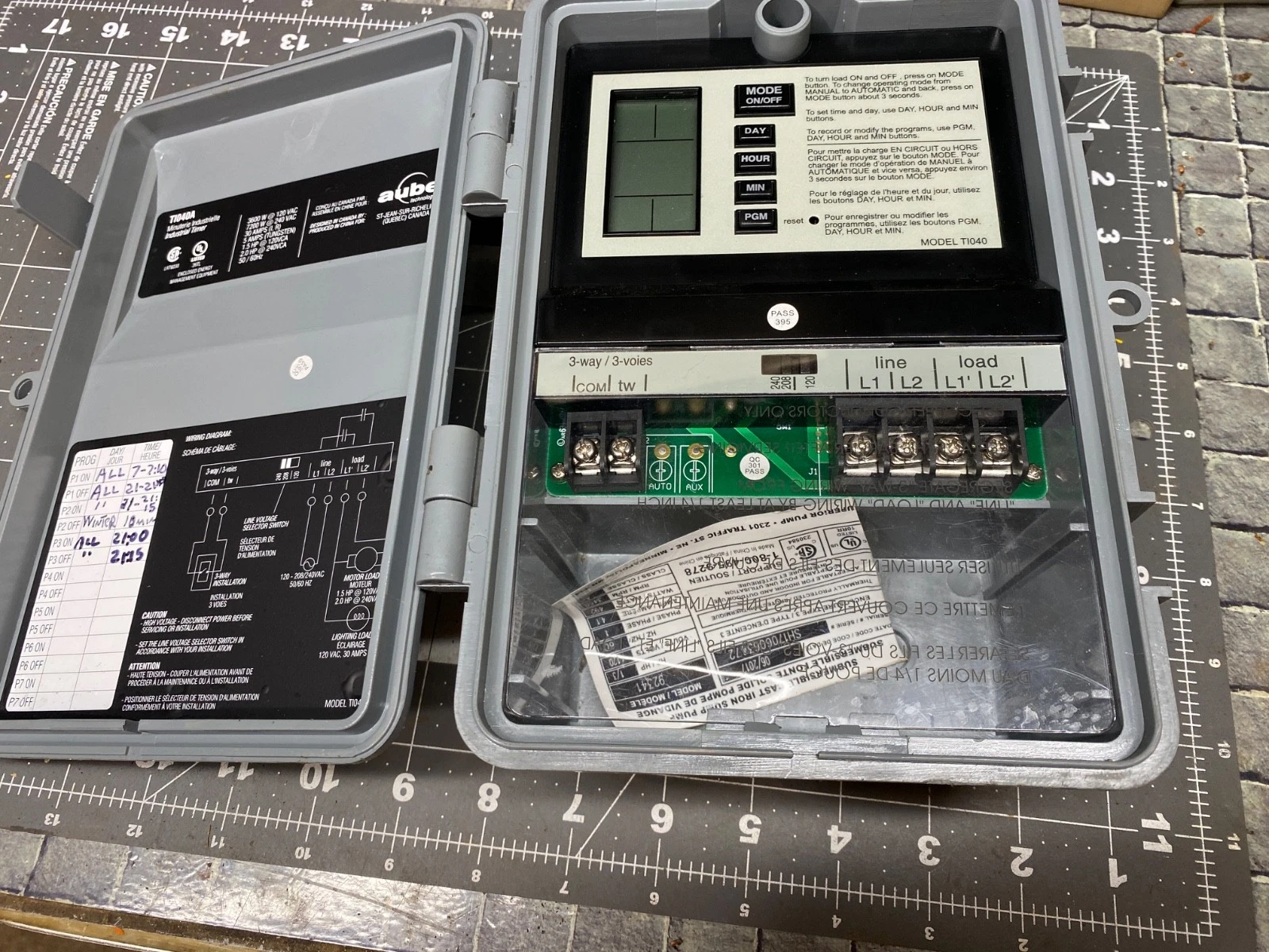 Honeywell AUBE Model T1040 Industrial Timer