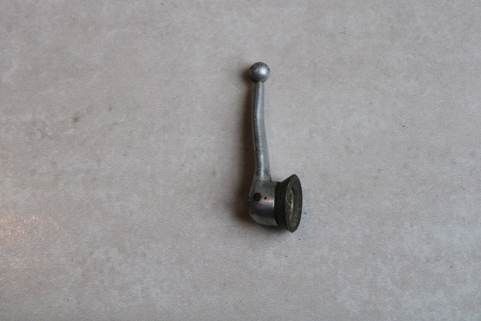 Papillons Aluminium Années 1940 – Lot De 8 – No Herse/goeland/simplex/suicide Bell