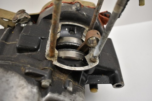 1981 Yamaha YZ 60 Bottom End Engine Motor Crankcase - Picture 2 of 9