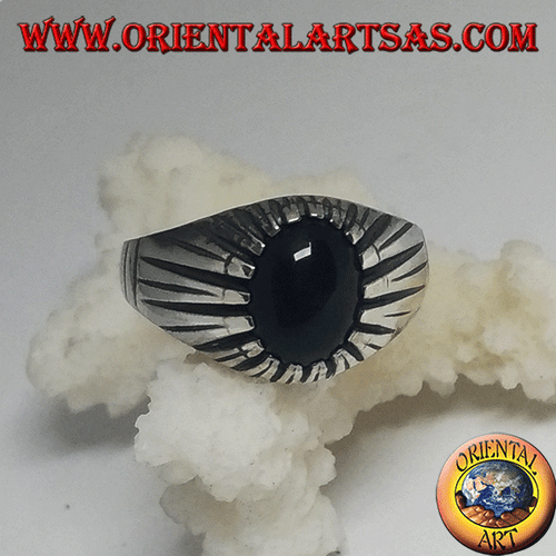 Anello in Argento 925‰ con onice ovale cabochon incastonata da montatura rigata - Foto 1 di 4