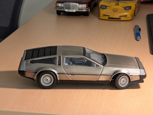 SUN STAR - 1981 DELOREAN DMC 12 LK - 1/18 DIECAST - Picture 2 of 12