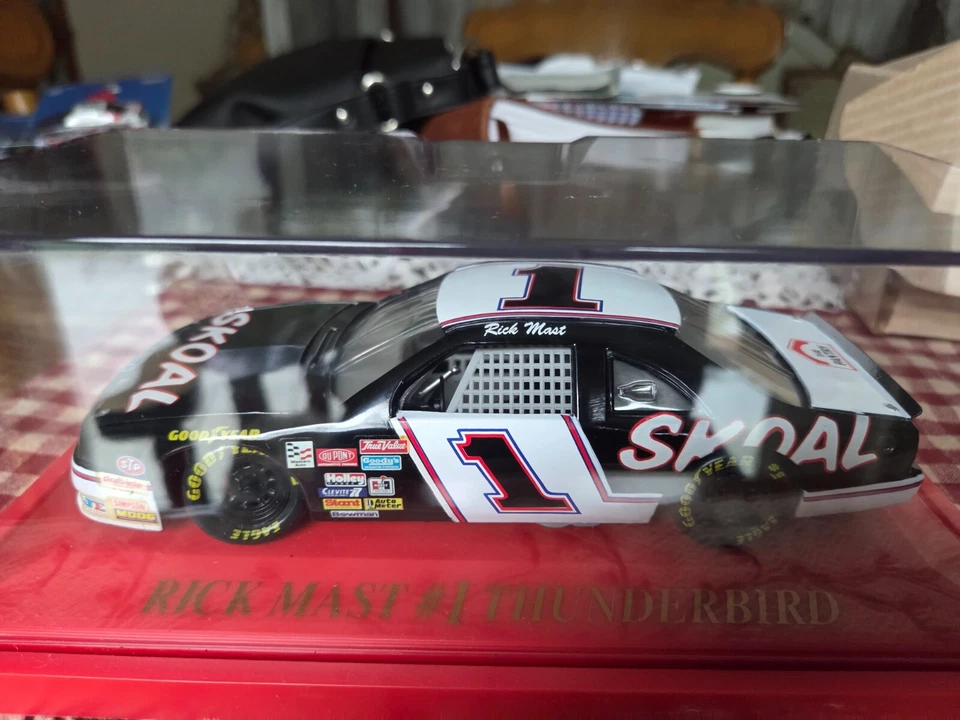 Revell Scoal Racing Rick Mast 1994 Thunderbird for fan club members only... - Image 3 of 4