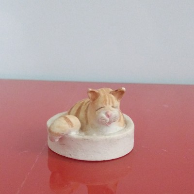 Katze Sammelfigur kleine Hunde Abendessen Peter Fagan 1994 HS719 Etikett